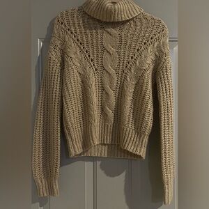 Beige knit women sweater size medium comfy material